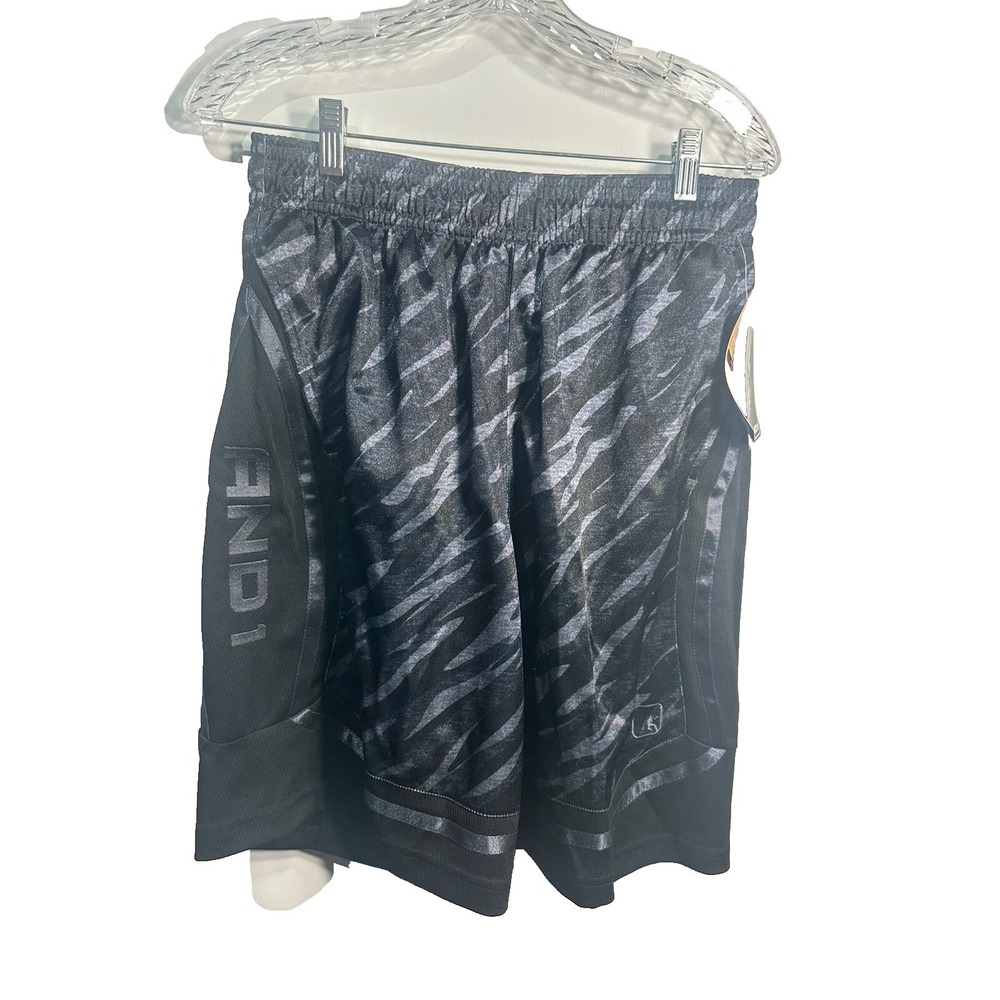 AND1 mens basketball shorts draw‎ string and pockets size small